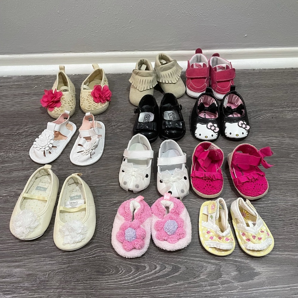 Baby shoes lot